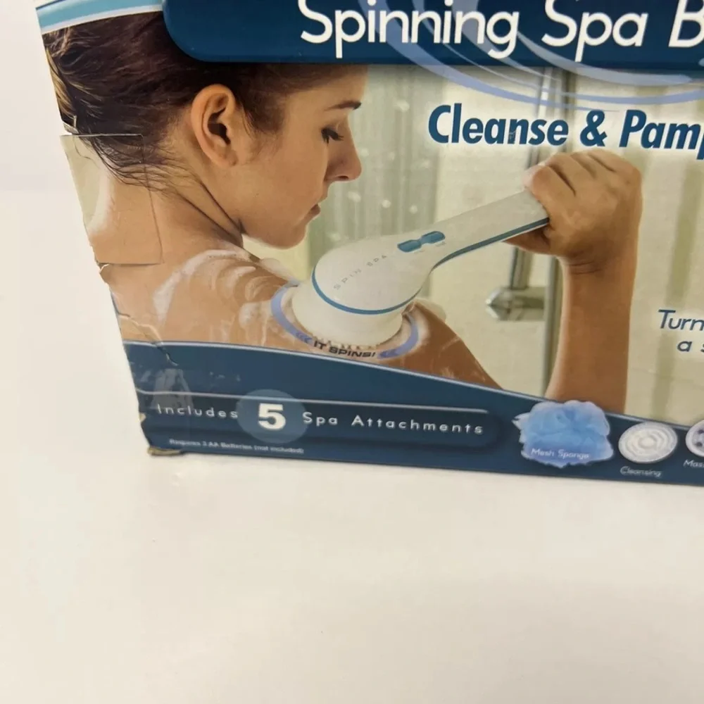 New in Box. SPIN SPA!! Spinning Spa Brush with 5 Attachments